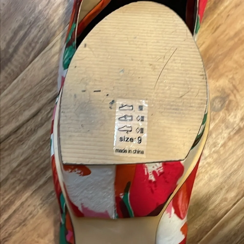 Just Fabulous Womens 9 heels Peep-Toe Stiletto Floral white pink red green 5.5”